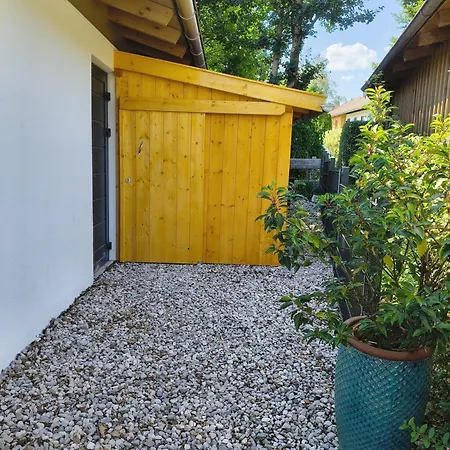 Buchwald Mit Schoener Holzterrasse Lejlighed Übersee